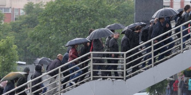Meteorolojiden tüm yurda saat saat sağanak uyarısı