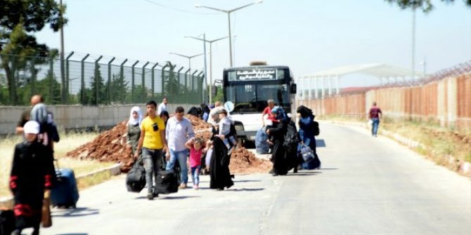 Suriyeliler Türkiye'ye dönmeye başladı