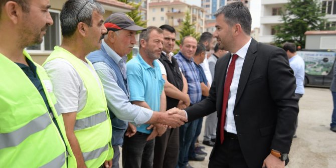 Pursaklar Belediye Başkanı Çetin personelle bayramlaştı