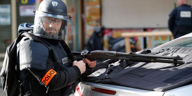 Fransa'da Müslümanlara saldırı hazırlığındaki hücreye baskın