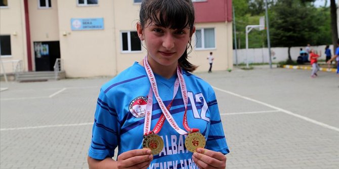 Şampiyonanın en değerlisi köyde çiftçi, okulda öğrenci