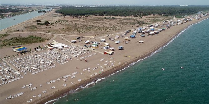 Antalya'da 'çardaklı' tatil