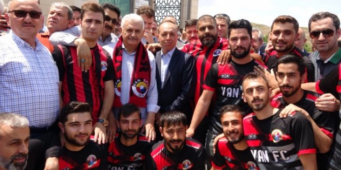 Binali Yıldırım: Gençler benim kankam
