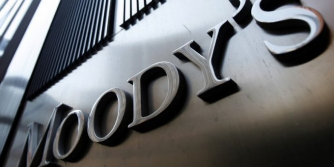 Moody's, Türkiye'nin kredi notunu düşürdü