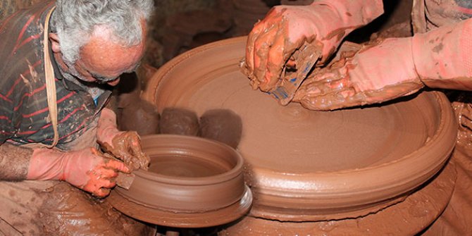 Aksaray'daki atölyeden ABD'ye güveç, testi ve çömlek