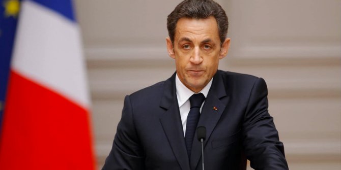 Fransa eski Cumhurbaşkanı Sarkozy yolsuzluktan yargılanacak