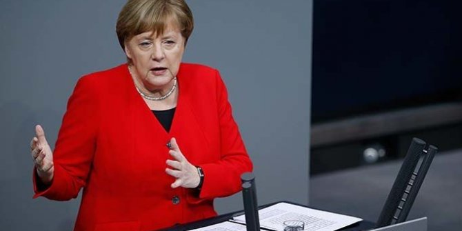 Merkel: Avrupa kendini savunabilecek güçte değil