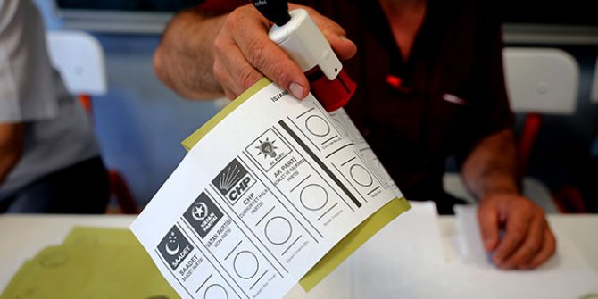 AK Parti ve CHP'den YSK'ya 'mühür' başvurusu