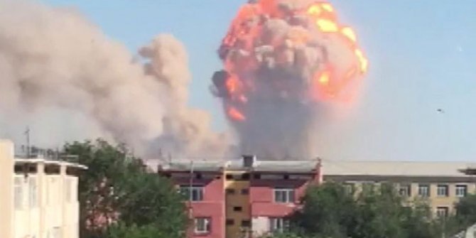 Kazakistan’da orduya ait depoda art arda patlama