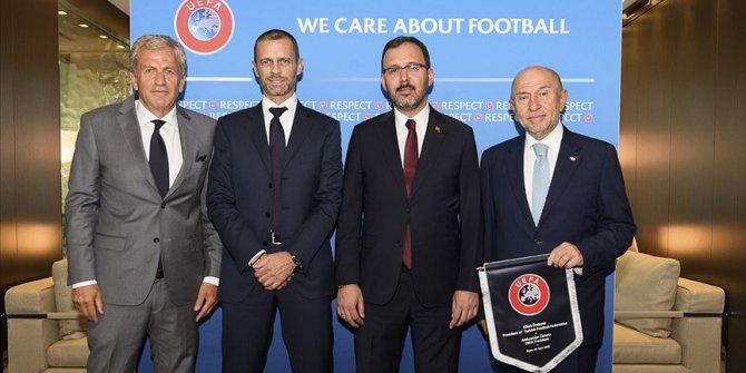 "Büyük borçlanmalar kulüplerimizi içine alan bir girdaba dönüştü"