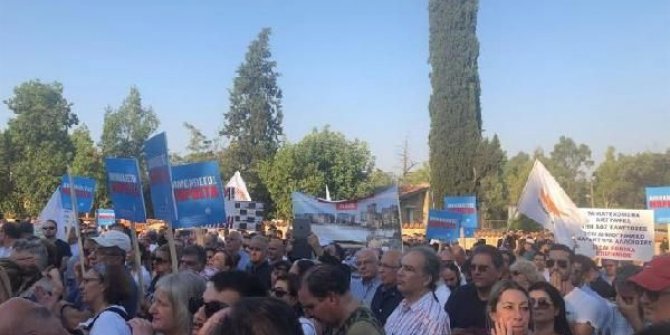 Güney Kıbrıs'taki Maraş eyleminde Türklere linç girişimi