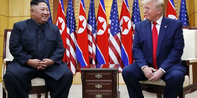 Trump ile Kim 'silahsızlandırılmış bölge'de görüştü