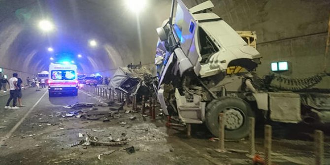 İstanbul'da feci kaza: Tünel savaş alanına döndü
