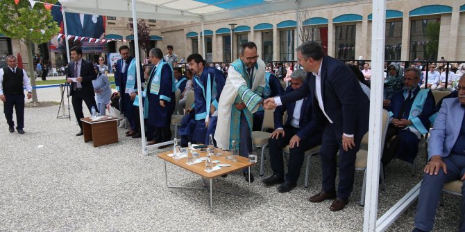 Ankara Yıldırım Beyazıt Üniversitesi (AYBÜ) İslami İlimler Fakültesi'nde mezuniyet heyecanı