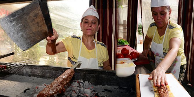 Meral abla Adana'nın Nusret'i oldu!