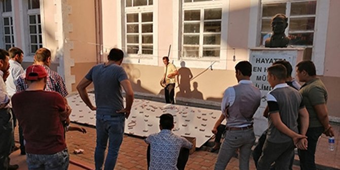 Okul bahçesinde 'sigaraya kasnak atma oyunu' oynatıldığı iddiasına soruşturma