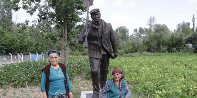 'Babalarının gölgesi' üzerlerinden eksik olmuyor