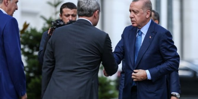 AK Parti'de iki kritik toplantı