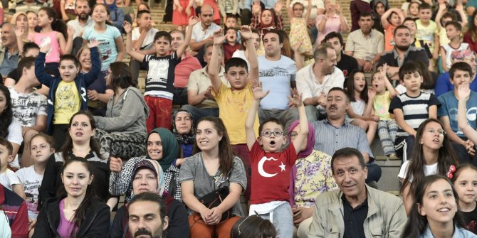 Mamak Saimekadın Amfi Tiyatro’da gerçekleşen çocuk şenlikleri devam ediyor