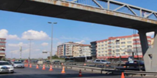 Yol çöktü ulaşım durdu