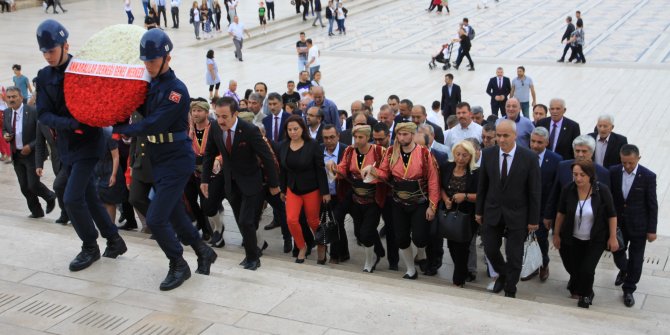 AHİD Anıtkabir’i Ziyaret Etti