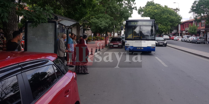 Otobüs durağına araç park edenler dikkat!