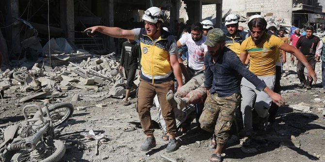 Rus uçakları İdlib'de pazar yerini vurdu: 17 ölü