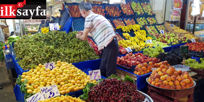 Ulus Hali'nde meyve fiyatları uygun