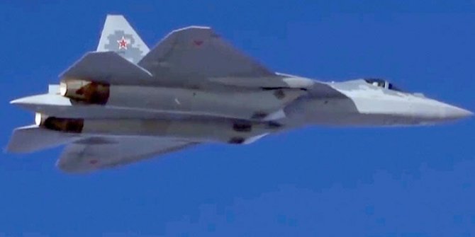 Güney Kore'den Rus uçağına uyarı ateşi