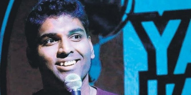 Sahnede öldü şaka sandılar