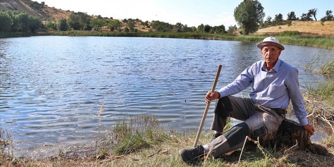 Emeklilik hayatını çocukluk anılarını süsleyen göle adadı