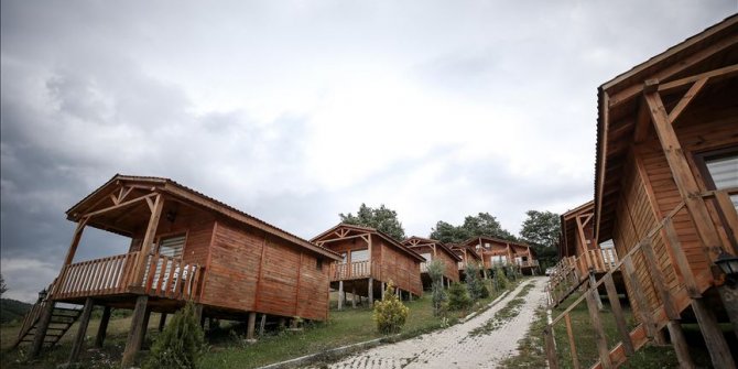 Fabrikadaki işini bırakıp köyüne turistik tesis kurdu