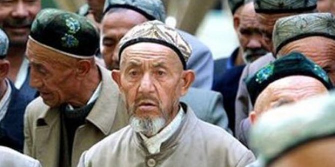 Uygur Türkleri için 'azılı terörist' tanımlaması