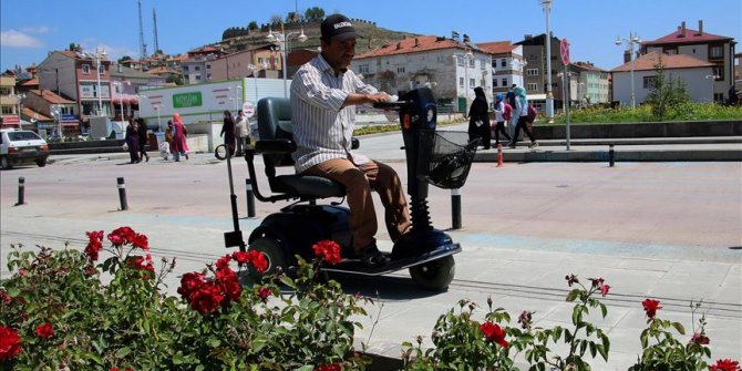 Gurbetçi kadın engellileri sevindirdi