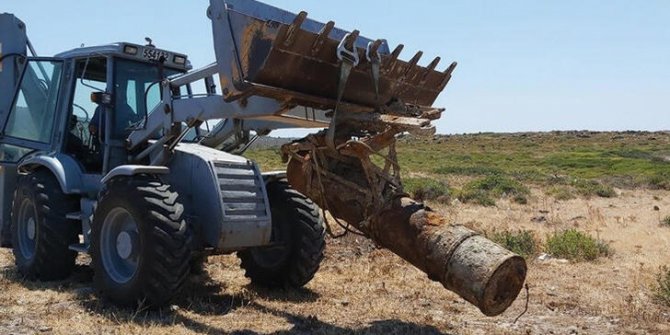 İzmir'de İngiliz Eğitim Mayını balıkçı ağına takıldı