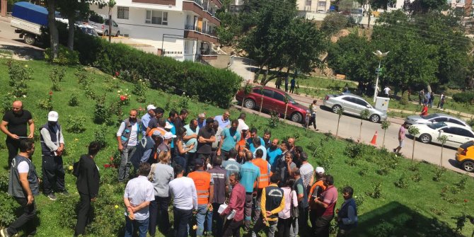 Keçiören Belediyesi park ve bahçelerde görevli personel için ‘çiçek budama eğitimi’ düzenledi