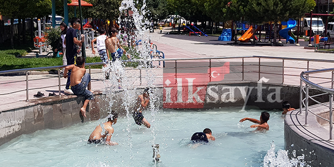 Ankara'daki süz havuzlarında çocukların tehlikeli oyunu