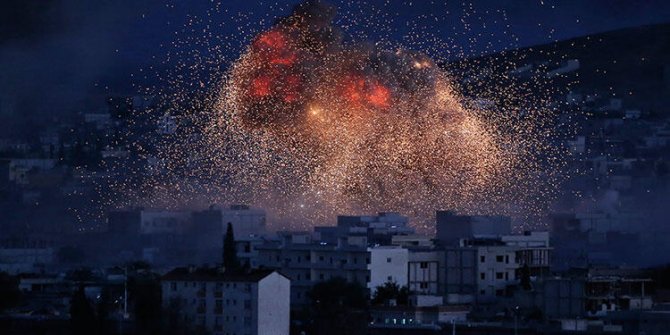 Askeri geçit törenine balistik füzeyle saldırı: Çok sayıda ölü var