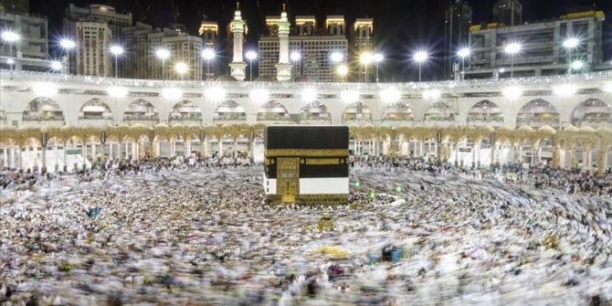 Suudi Arabistan duyurdu:  Umreye gidecekler dikkat