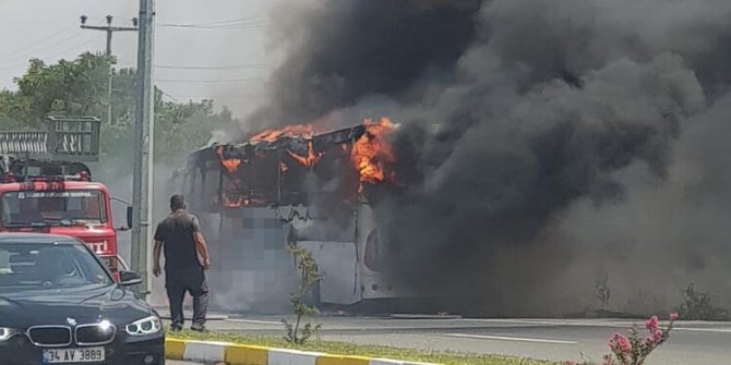 Balıkesir'de yolcu otobüsü yandı: Biri çocuk 5 kişi hayatını kaybetti