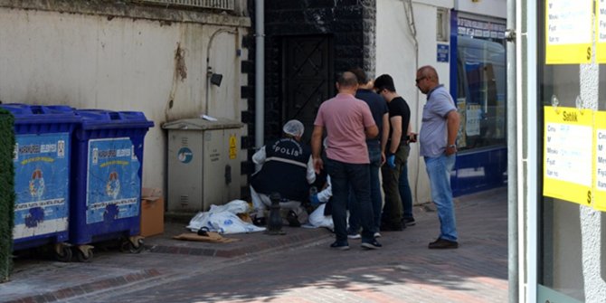 'Polise teslim edin' yazılı çuvaldan lav silahı ile el bombaları çıktı