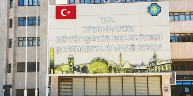 HDP'li başkan 4 ayda belediyeyi PKK karargahına çevirdi