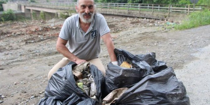 5 yıldır çöp topluyor