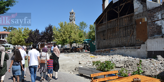 Hamamönü'ne yakışmayan enkaz görüntüsü