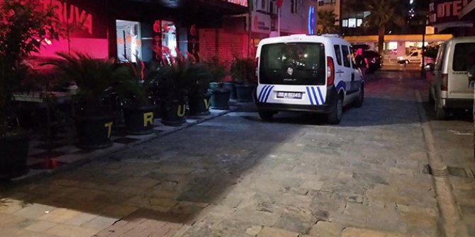 Otel odasında ölü bulundu