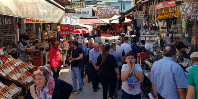 Kurban Bayramı öncesi çarşı pazar hareketlendi