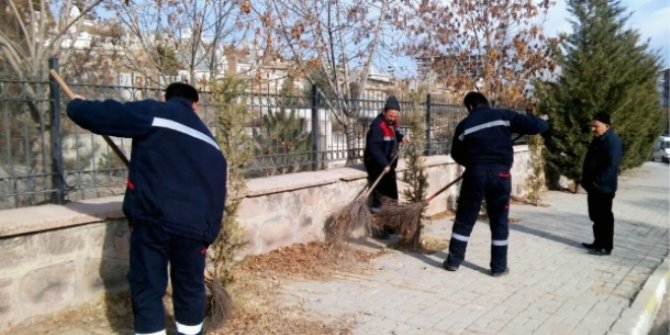 Çankaya Belediyesi'nin temizlik işçileri gece yarısı iş bıraktı