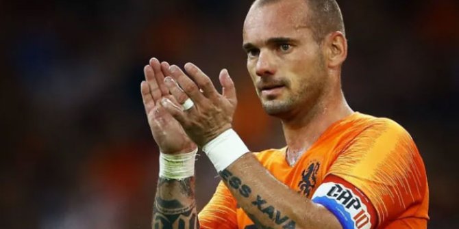 Wesley Sneijder, futbolu bıraktığını açıkladı