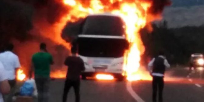 TEM'de otobüs yandı!