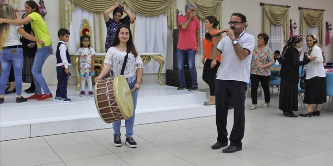 Baba kız düğünleri şenlendiriyor